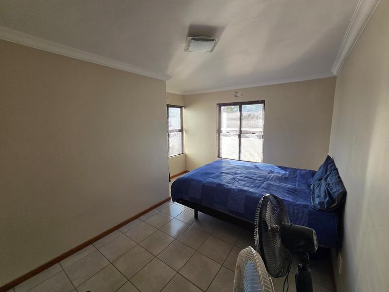 5 Bedroom Property for Sale in Golden Mile Western Cape
